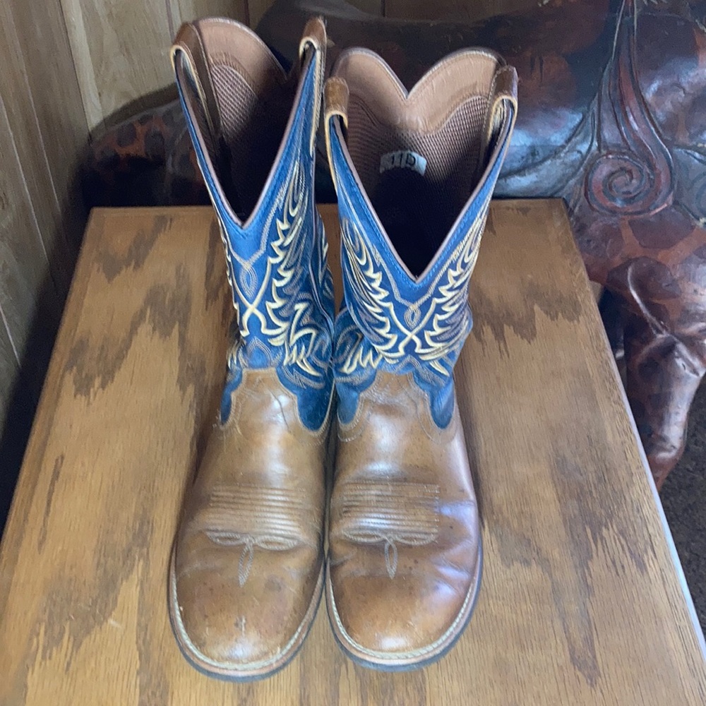 11D Ariat boots - Picture 6 of 8